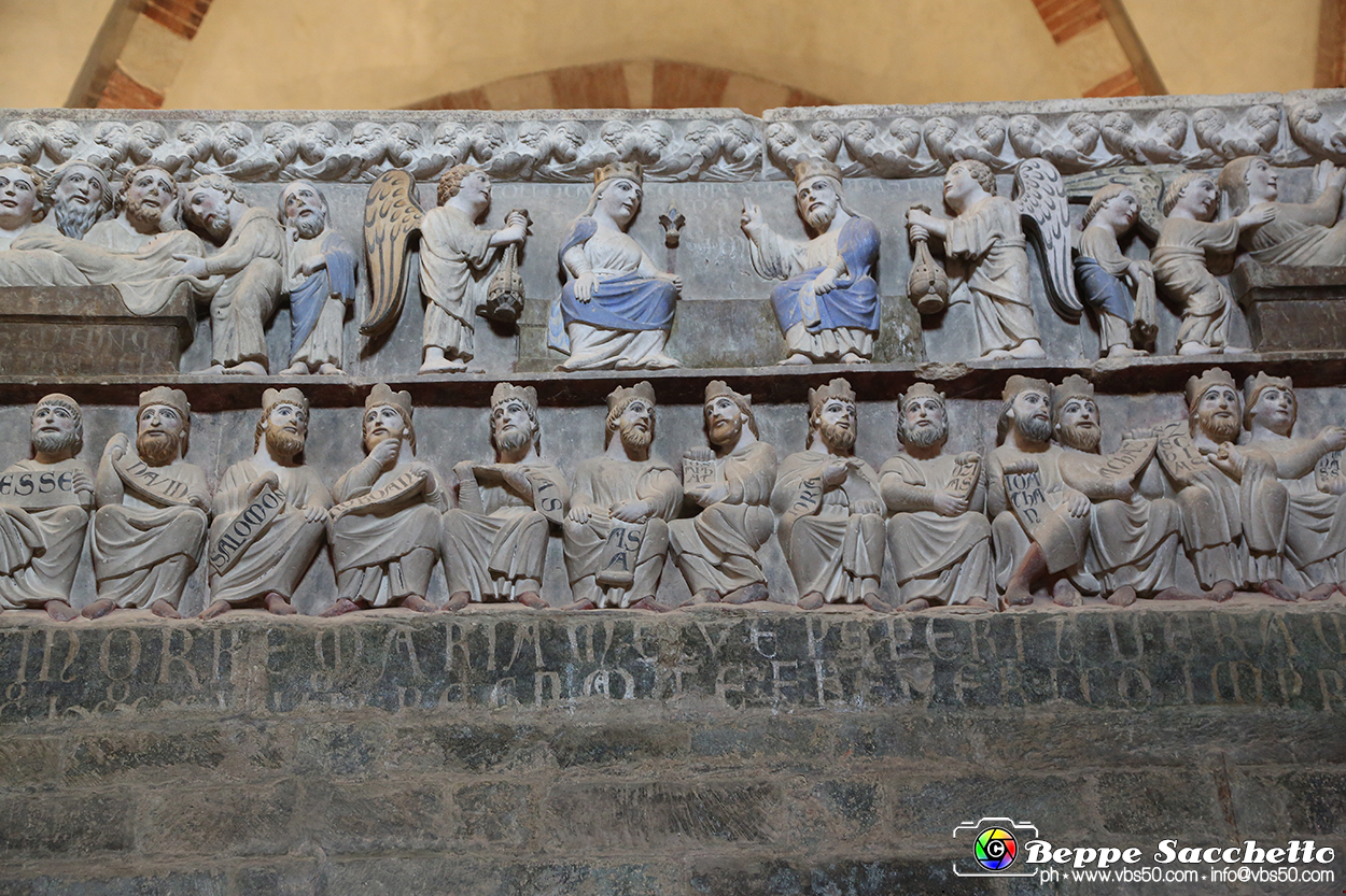 VBS_7342 - Abbazia di Vezzolano - Presepe artistico di Anna Rosa Nicola.jpg
